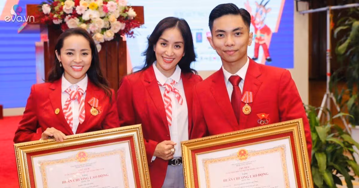Khánh Thi 3 lần được nhận Huân chương Lao động hạng Ba, gửi lời cảm ơn đến ông xã Phan Hiển và bạn nhảy xinh đẹp