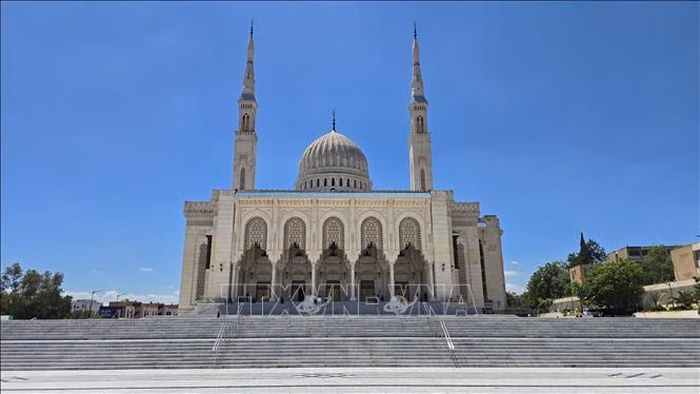 Nhà thờ Hồi giáo Emir Abdelkader là một nhà thờ Hồi giáo dòng Sunni nằm ở thành phố Constantine.